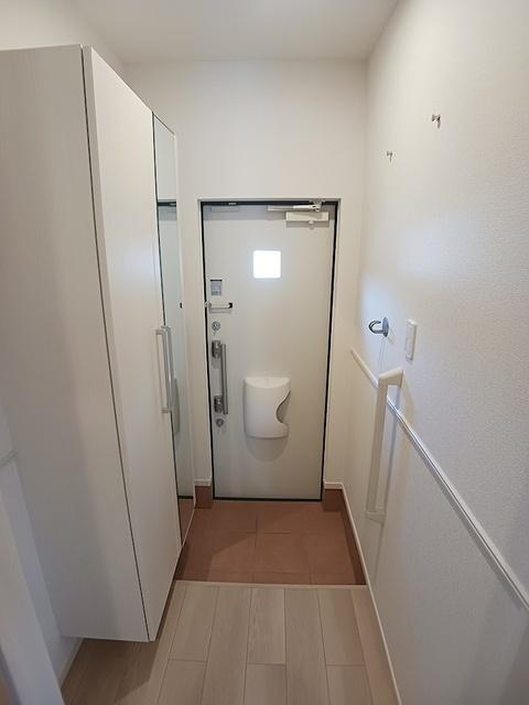 クレイドル下斎田Ｂ（101） 玄関