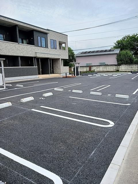 ジュライ・玉泉（101） 駐車場