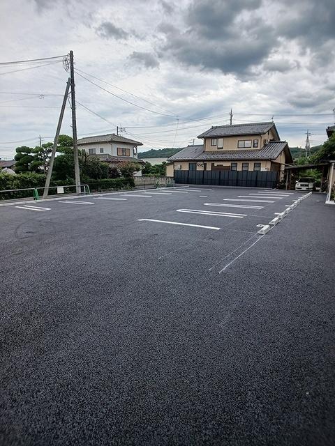 グランヴェール（202） 駐車場