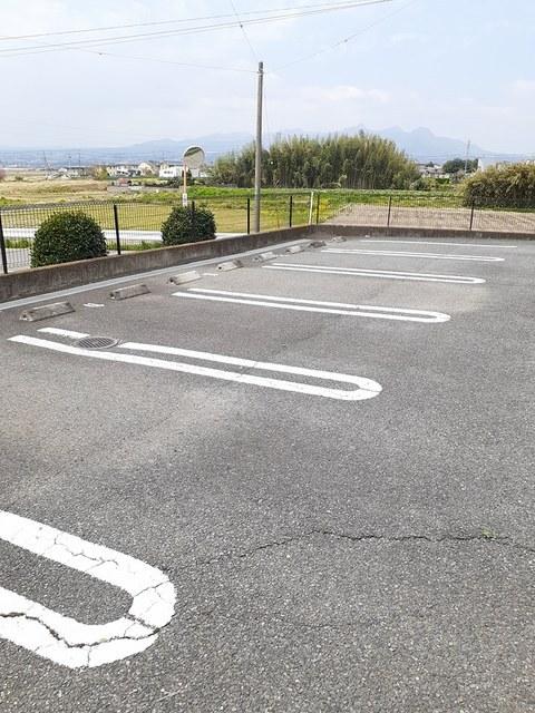 パルティール（103） 駐車場