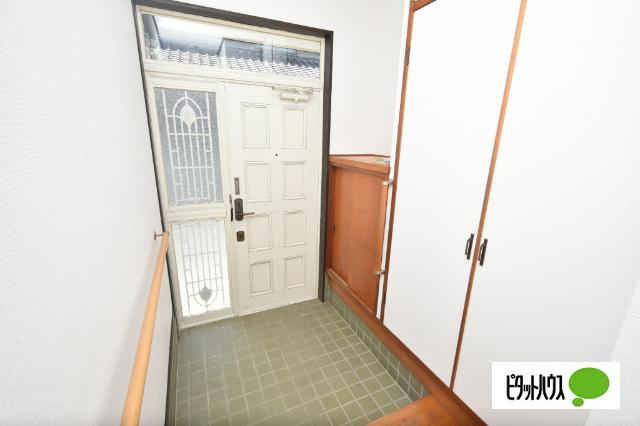 波志江町貸住宅 玄関