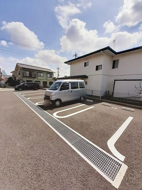 セレーノ元総社（301） 駐車場