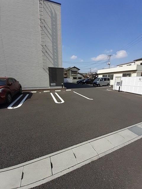 イースト　グレイス　Ａ（301） 駐車場