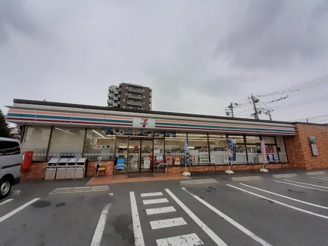 セブンイレブン前橋城東町店：140m