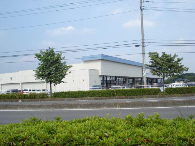 カワチ薬品吉岡店：728m