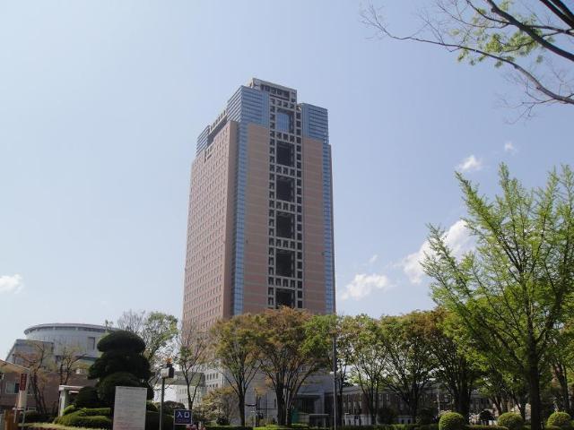 群馬県庁：900m