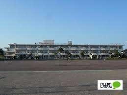 桐生市立新里東小学校：944m