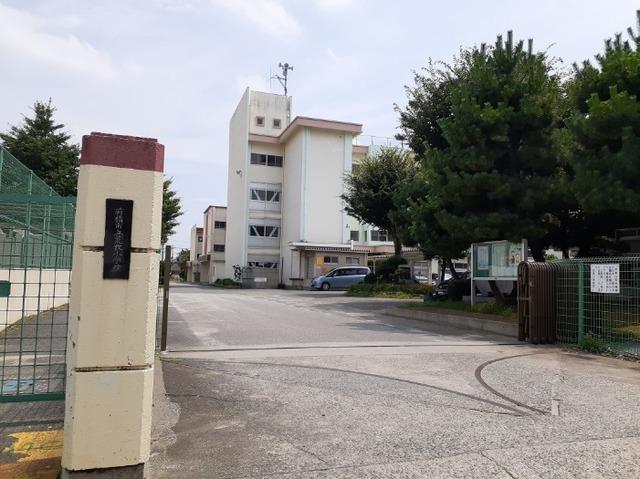 前橋市立荒牧小学校：450m