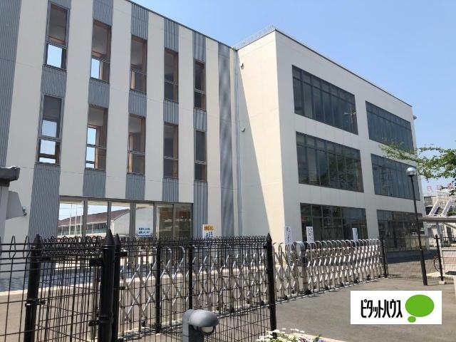 前橋市立元総社南小学校：1098m