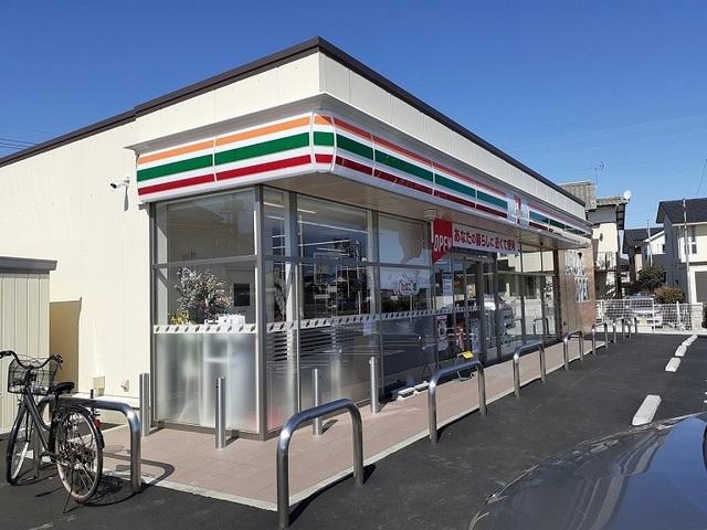 セブンイレブン新町岩倉橋店：50m