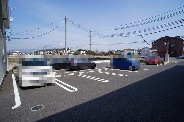 メゾンシュクレⅡ（202） 駐車場