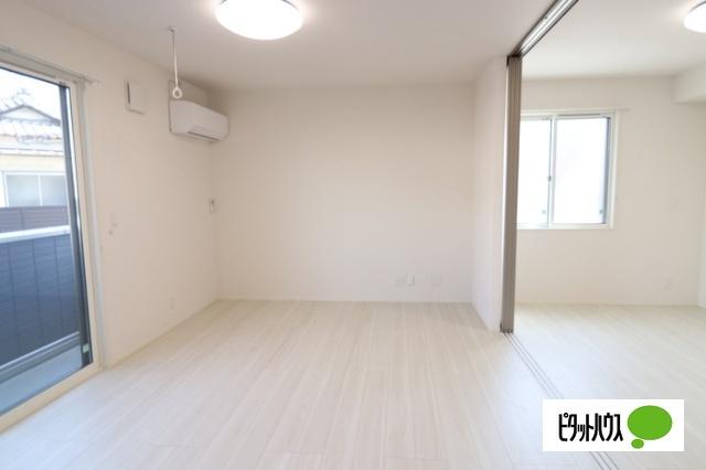 D-ROOM三河町（101） リビング
