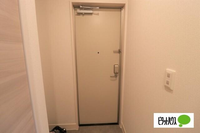 D-ROOM三河町（101） 玄関