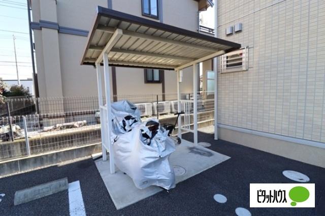 リヴェール（202） 駐車場
