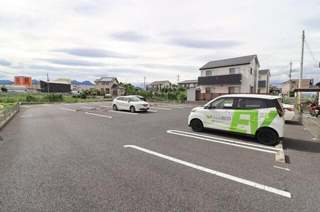 オペラハウス青柳（106） 駐車場