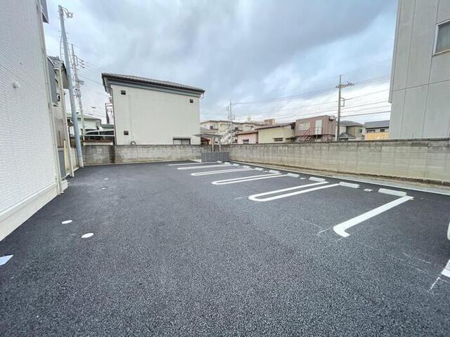 アルカディア（103） 駐車場