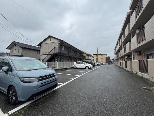 ジュネス山本　Ⅱ（103） 駐車場