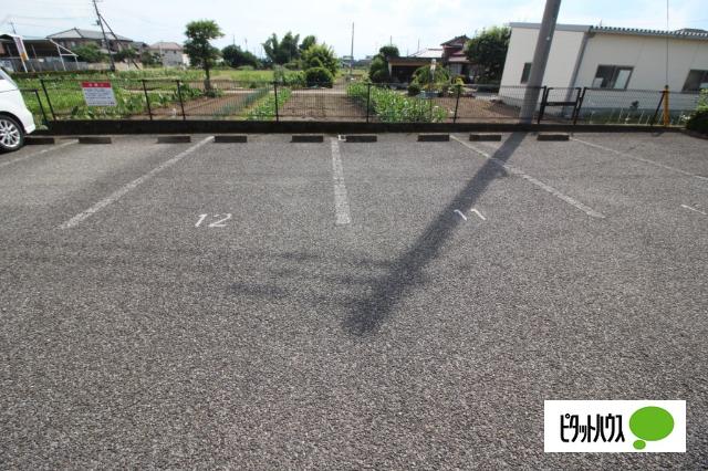 カーサ・アンジェロB（101） 駐車場