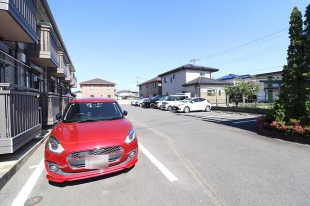 カーサＨＡＫＯＤＡ（203） 駐車場