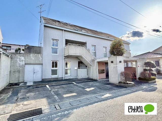 ＫＧ　Apartments（102） 駐車場