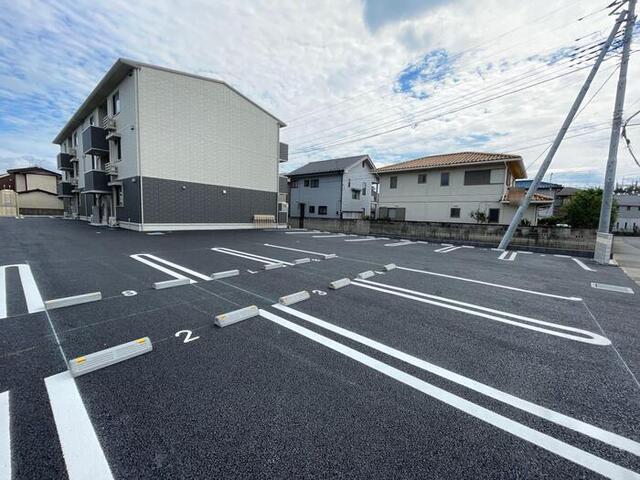 メゾンレジデンス（306） 駐車場