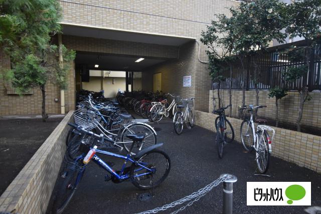 ダイアパレスステーションプラザ前橋（617） 駐車場