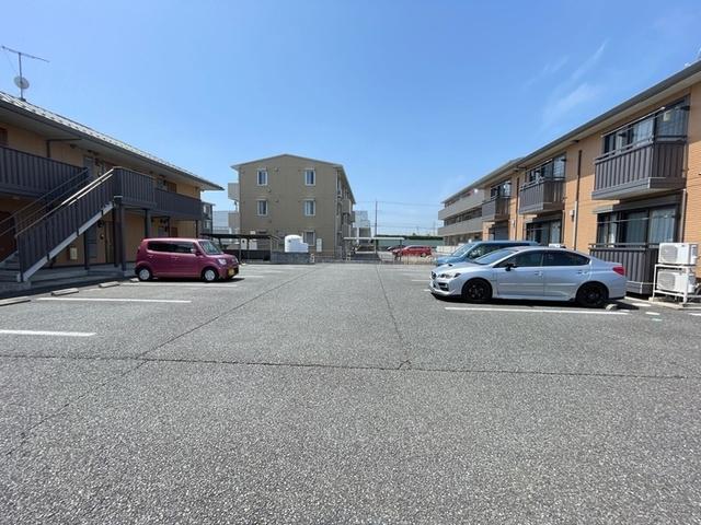 リヴェールマリーズ　Ａ（A101） 駐車場