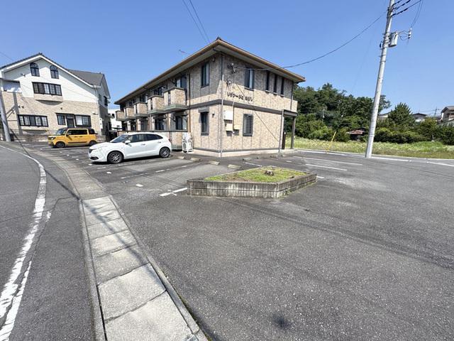 リヴァージュねぎし（106） 駐車場