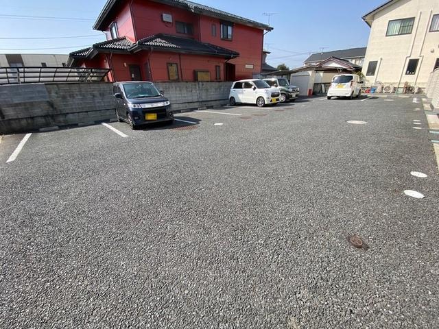 レグルス（102） 駐車場