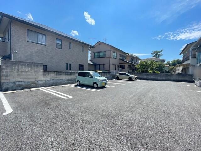 エタルナ江木（202） 駐車場
