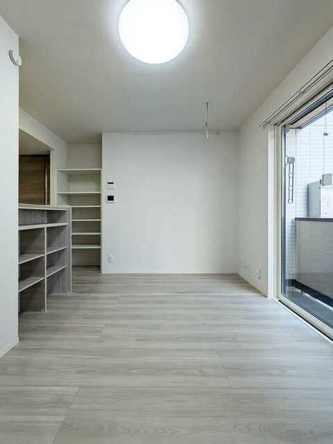 シャンティ（102） 室内