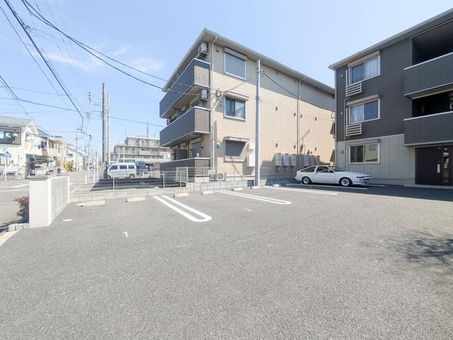 クレストテラス（201） 駐車場