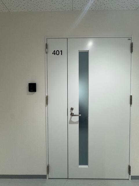 コザしんきん那覇ビル（401） 玄関