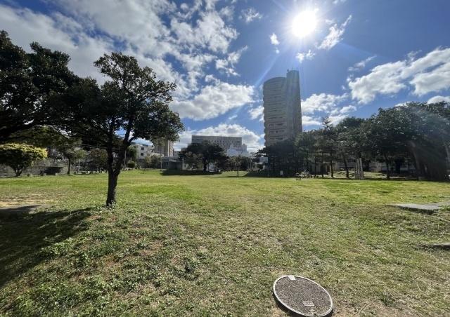 緑ケ丘公園：240m