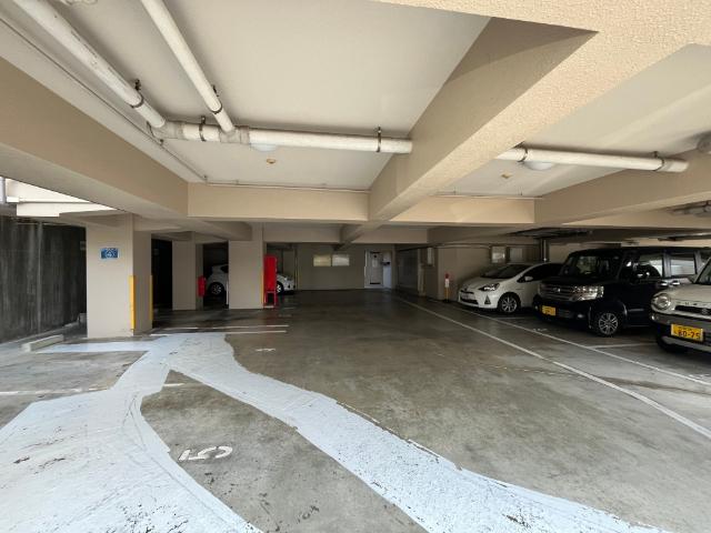 Fステージ赤嶺ステーション 駐車場