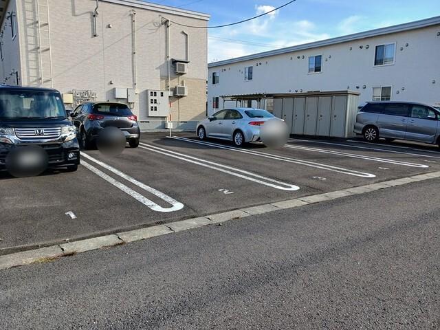 ルミエールⅡ（202） 駐車場