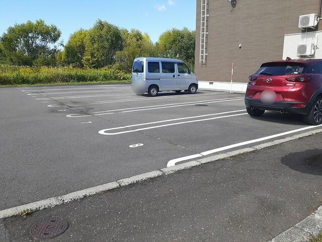 グラード（103） 駐車場
