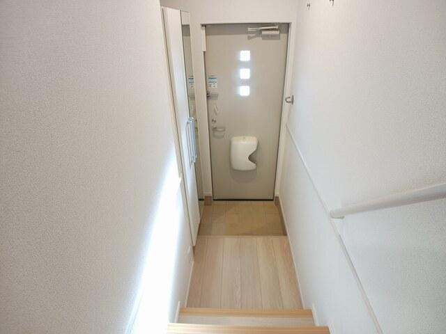 ブリッサ砂川Ｓ　Ⅰ（205） 玄関