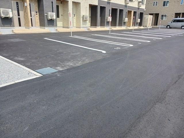 ブリッサ砂川Ｓ　Ⅰ（104） 駐車場