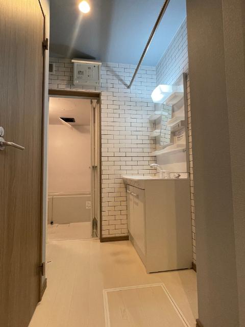 ソレイユB棟（101） 洗面