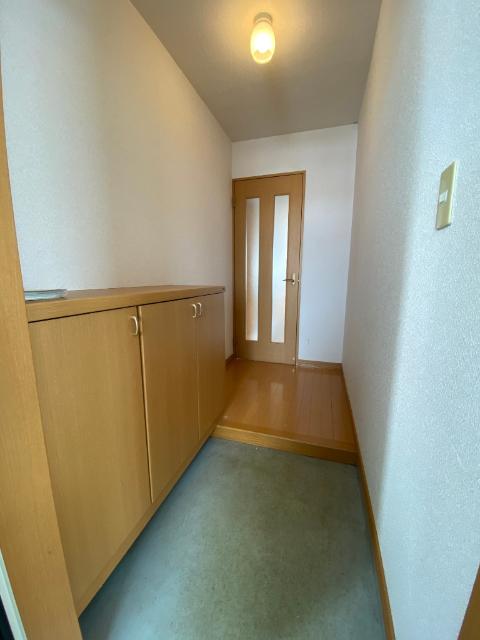 ファミールOWL（102） 玄関
