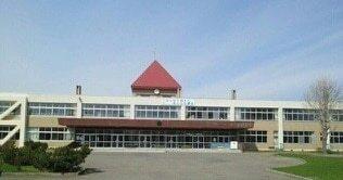 滝川市立西小学校：450m