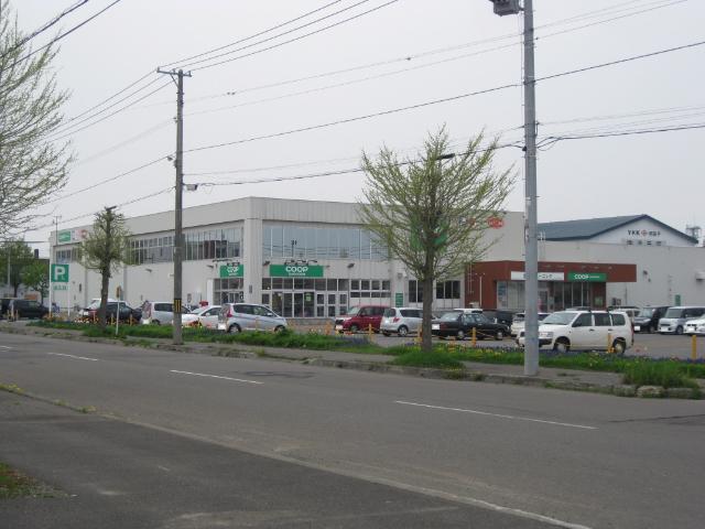 コープさっぽろ滝川店：512m