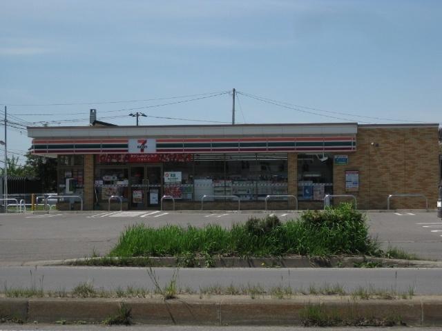 セブンイレブン滝川東町店：553m