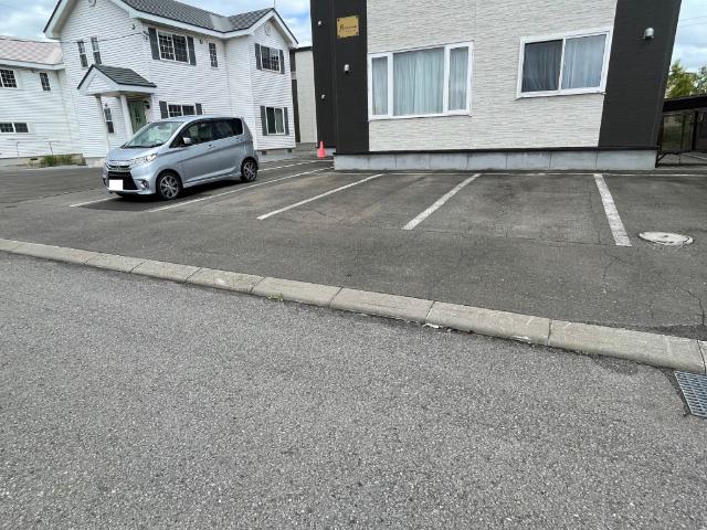 BARONG(バロン)（103） 駐車場