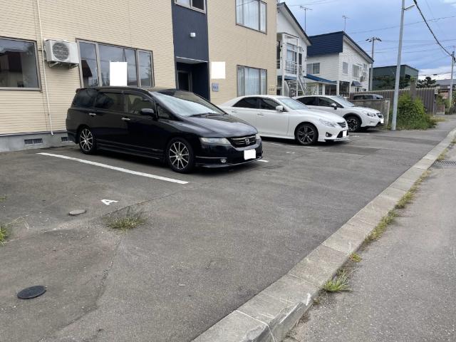 FIT G（201） 駐車場