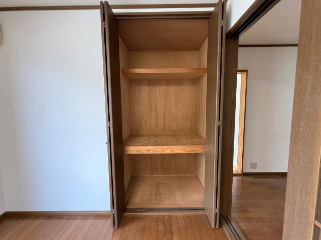 スティルライフ黒髪（102） 収納