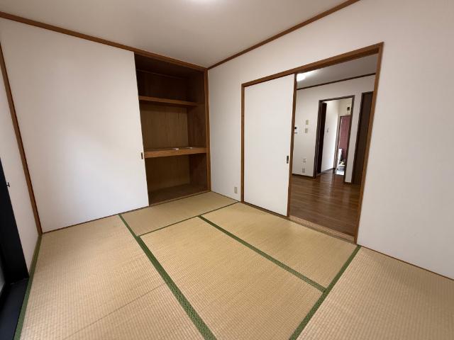 スティルライフ黒髪（102） 部屋画像