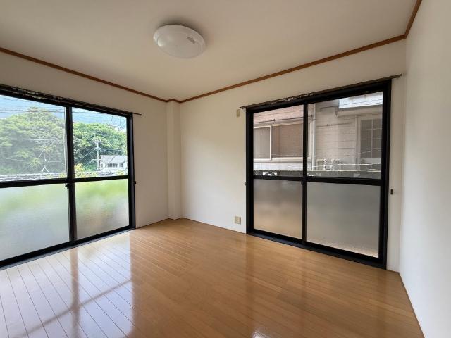 スティルライフ黒髪（102） 部屋画像