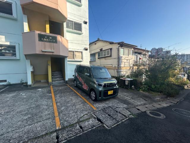 天神スカイハイツ（201） 駐車場